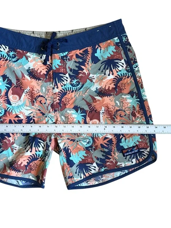 Patagonia Men’s Sz 34 Waist Tropical Print Scallop Hem Wayfarer Board Shorts - Picture 11 of 14